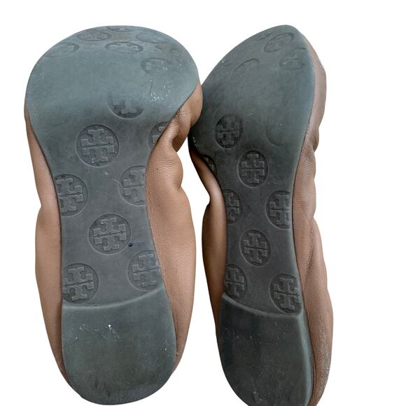 Tory Burch Reese Tan Leather Stretch Tassel Slip On Logo Ballet Flats Size 6 - Picture 6 of 8